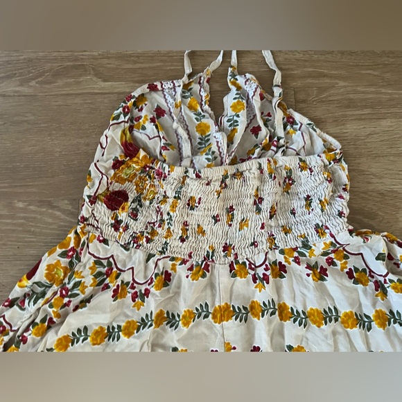 WAYAN Sleeveless Ruffled Floral Dress with Tie Front - Picture 9 of 9